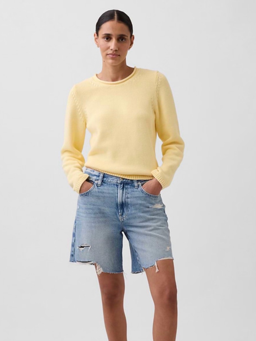 GAP Women’s 8” mid-rise 90’s loose denim Bermuda shorts